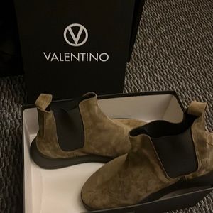Mens Olive Green Valentino Chelsea Boots